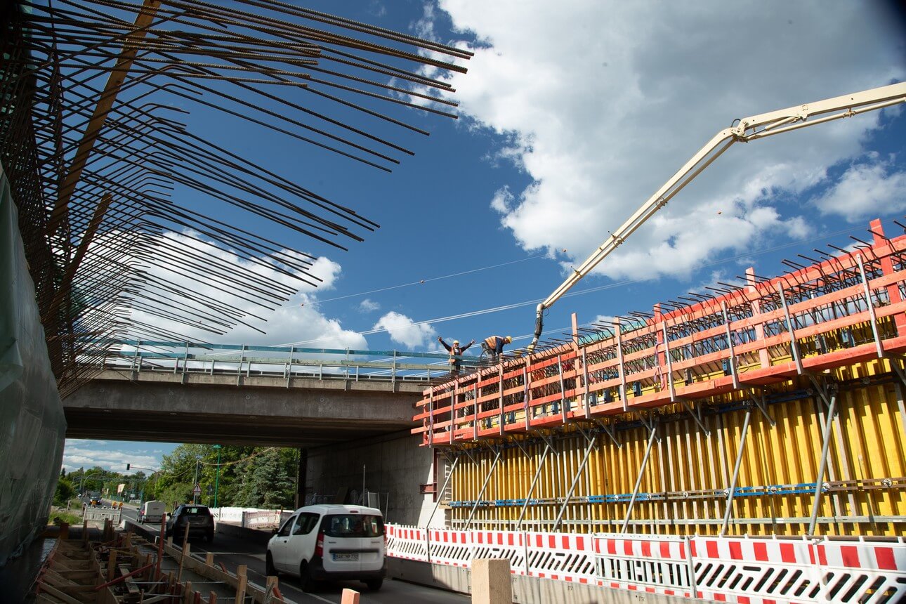 Betonaža obalnih zidova na podvoznjaku BW83